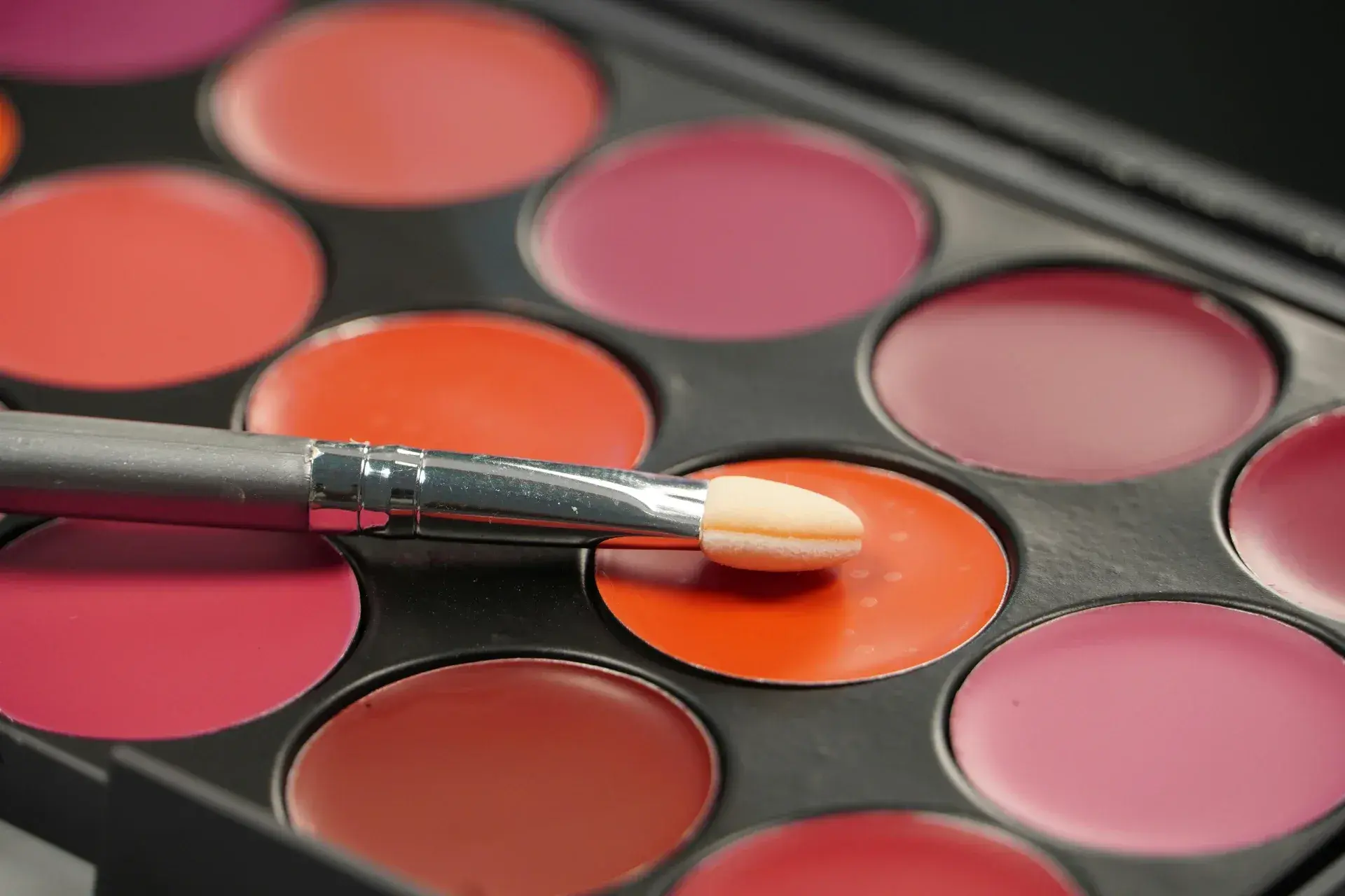 Colombian Makeup Brands: Unveiling Beauty Secrets from the Heart of South America, Photo 3497