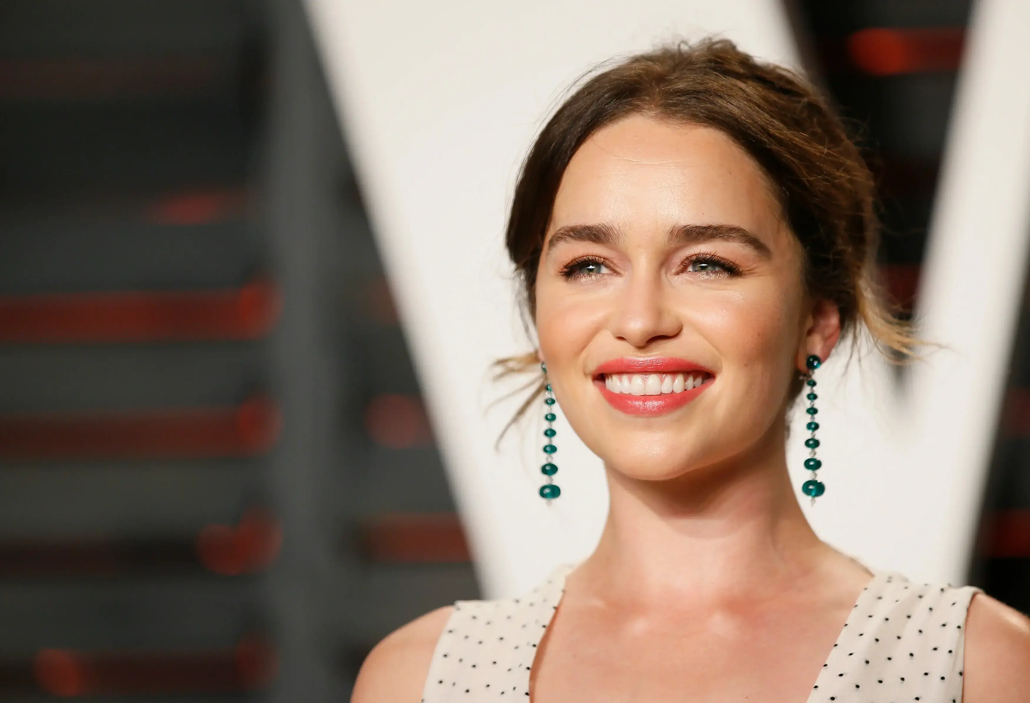 Emilia Clarke about her beauty routine products, Photo 654